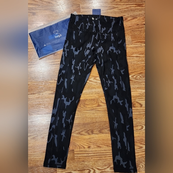 NEW Leggings with Pockets for Women ♡ High Waisted♡ Gray Camouflage Print Size M - Picture 6 of 10